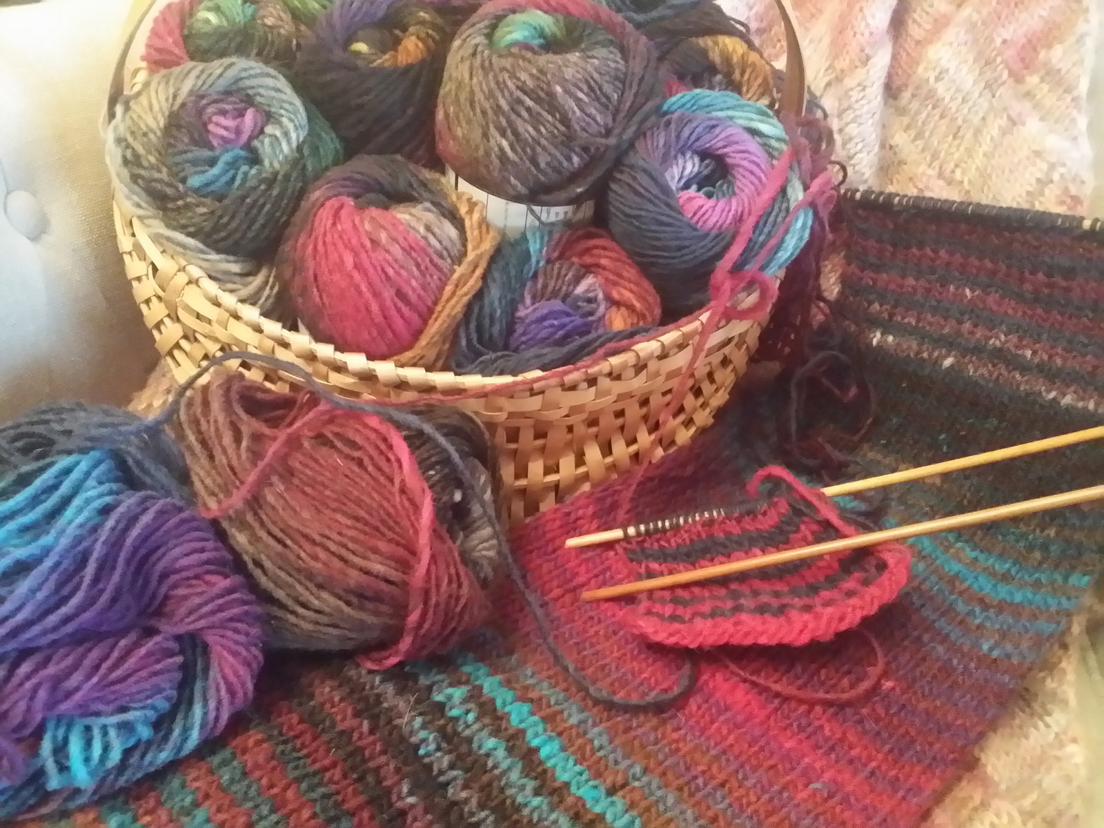 64-Crayons Knitalong meets today