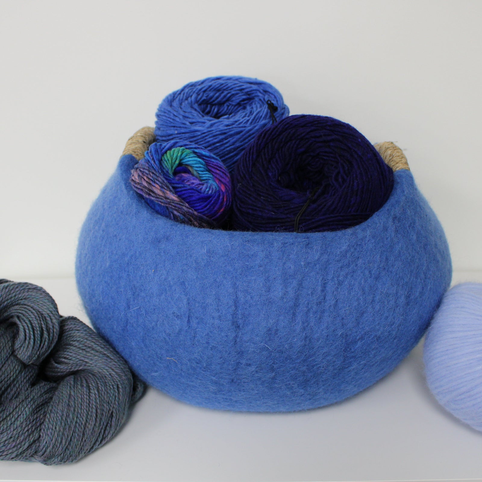 Wool Felt basket with handles in aqua