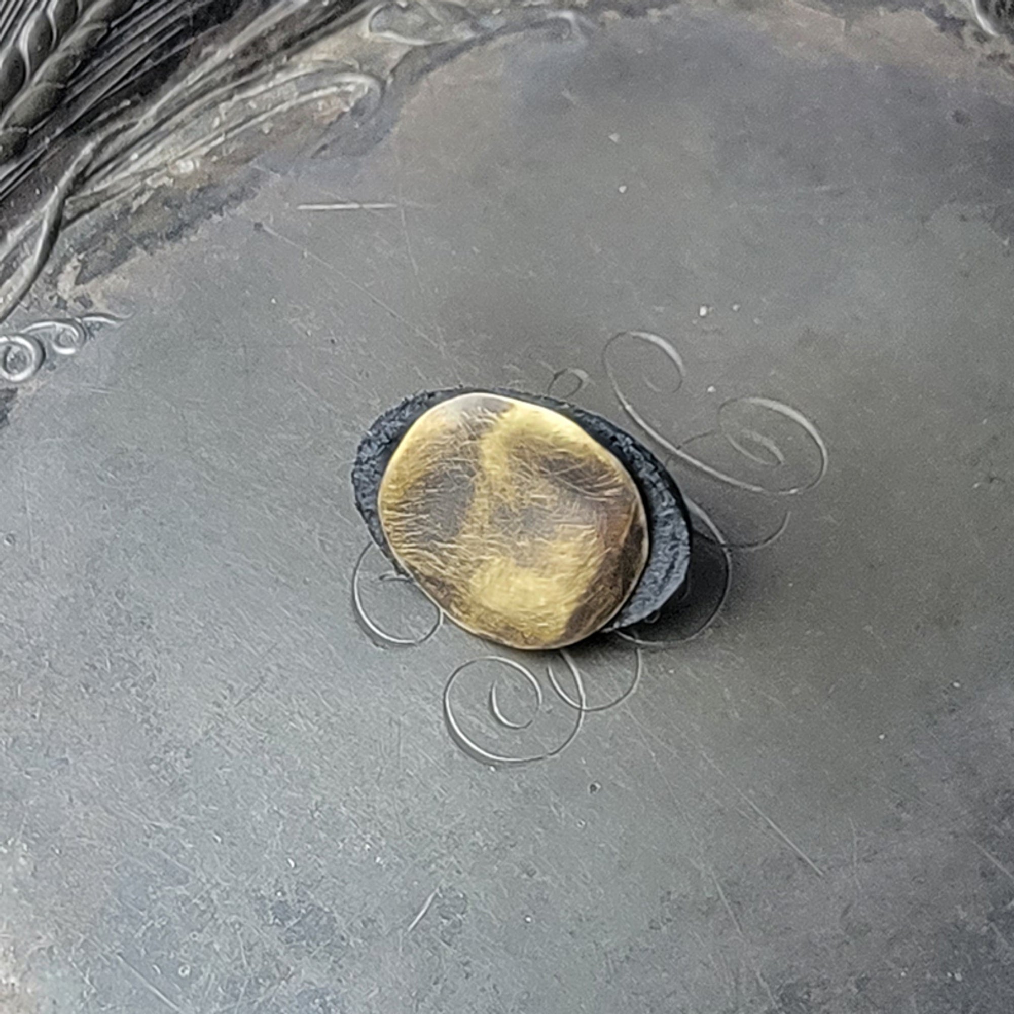 Jul distressed brass antique button