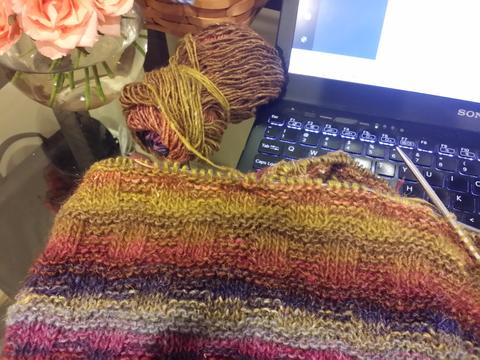 Interstitial knitting