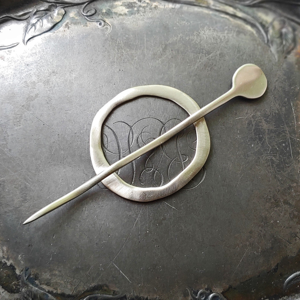 Jul Midcentury Modern Circle shawl pin with stick